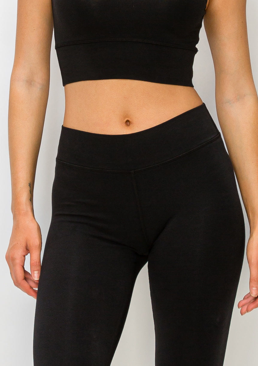 PureFlex Organic Cotton Mid-Rise Leggings in Black – waistband detail