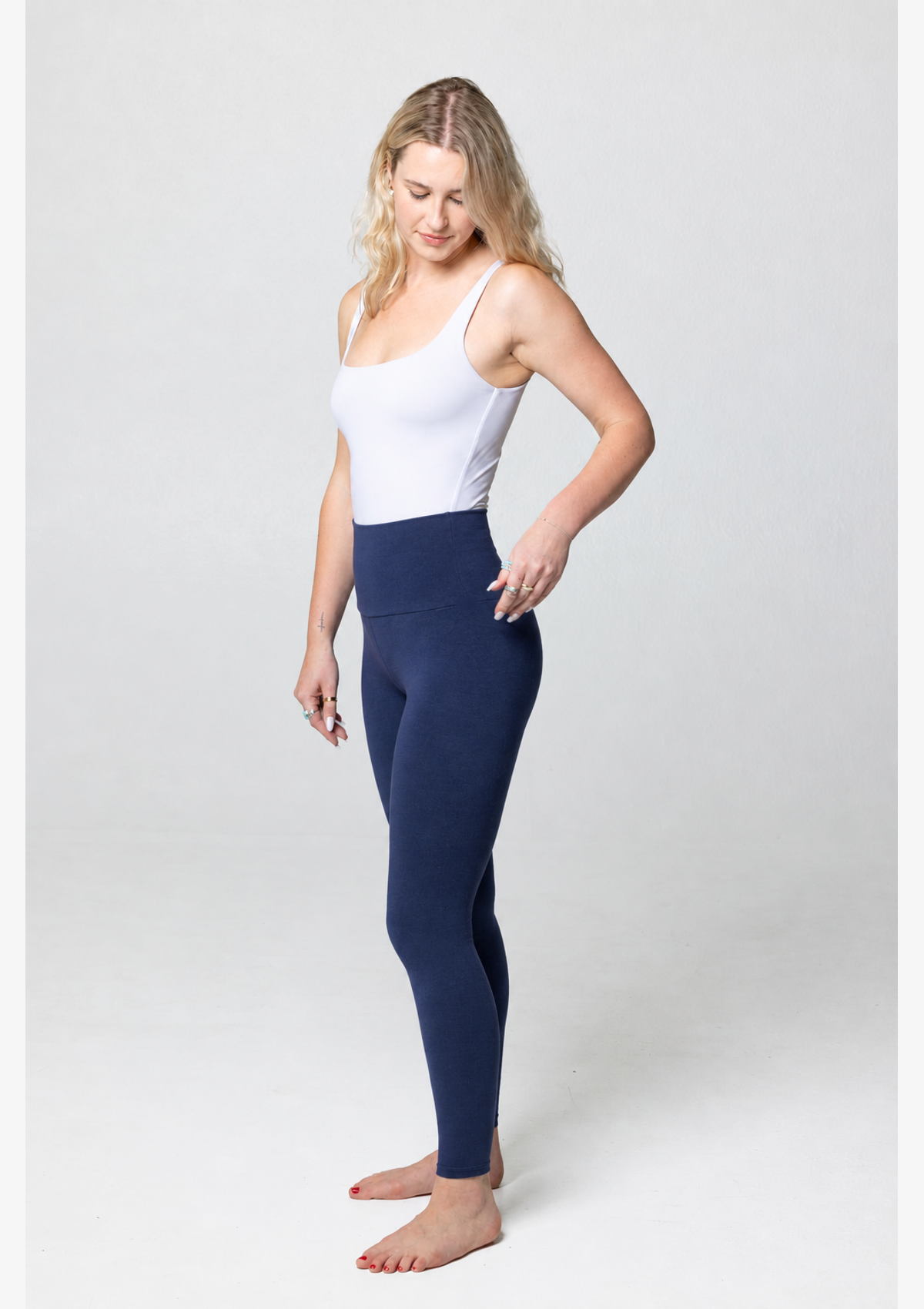 PureFlex Organic Cotton No-Front-Seam Leggings in Navy, side view